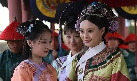 出道即巅峰,颜值演技并存,还当兵11年,网友宝藏女孩