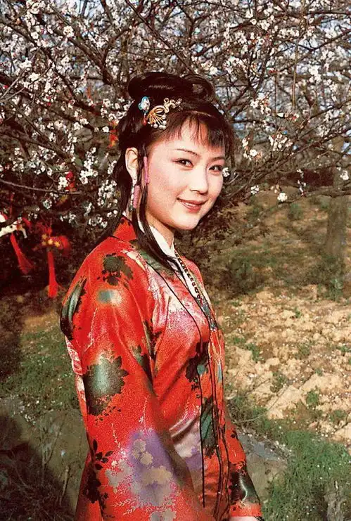 八七版红楼梦史湘云剧照
