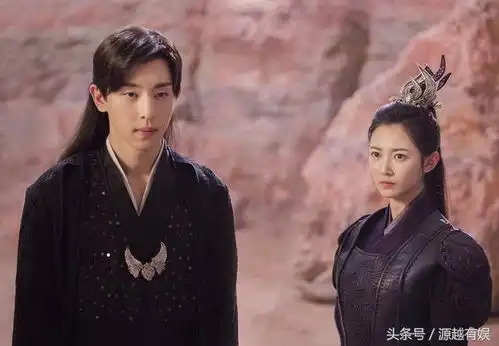 杨紫仙侠剧香蜜开播,第1集就干了丢人事儿,邓伦还被炖成汤
