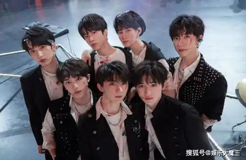 时代峰峻谴责私生行为,私生打卡时代少年团住过的房间,还戴用过的口罩太窒息
