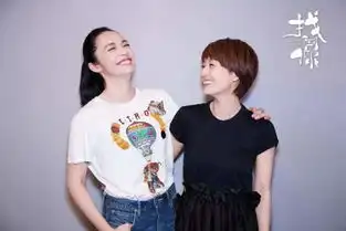马伊俐感慨女儿长大了,却被眼尖的网友发现这一点,真是太像了
