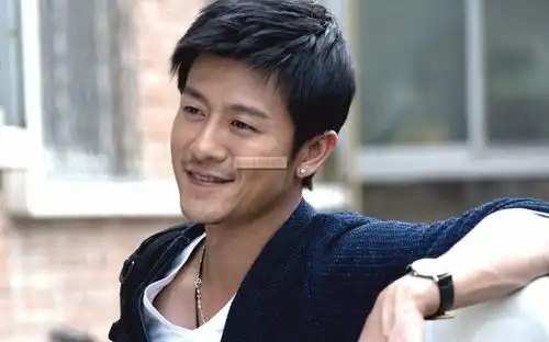 亲妈是导演,干妈也是导演,捧了20年都没红,娶妻改名后竟火了李小婉橘子红了周迅陈坤杨幂网易订阅