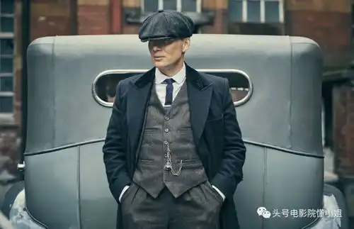 错过蝙蝠侠,成为浴血黑帮谢尔比,他终于等到奥本海默男主角
