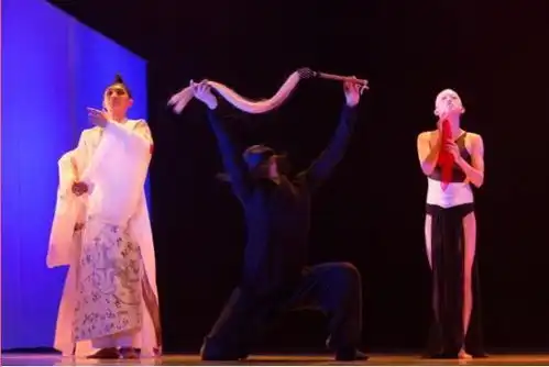 演出丨全男班舞剧画皮震撼的舞美效果,舞者的精湛演技,音乐无缝连接