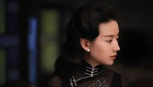 她受继母虐待,就跟着叔叔生活,后来帮离婚多次的叔叔养大孩子