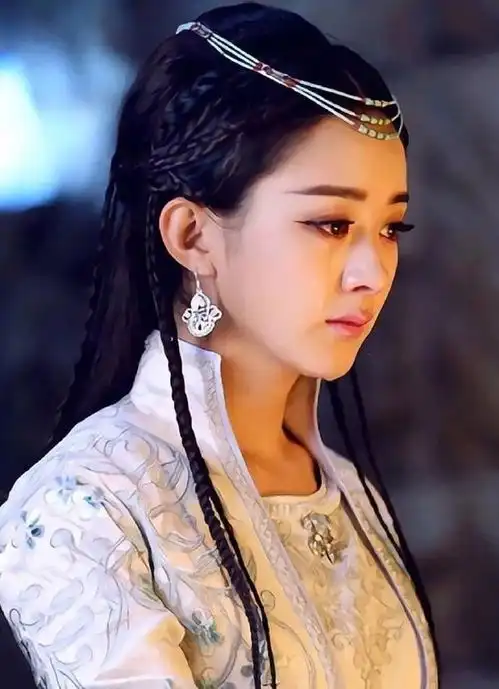 穿上古装的倾城时光主演,厉致诚林浅宁维凯格蕾丝上榜