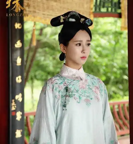杨紫新剧蜜汁炖鱿鱼,懵懂少女遇深沉电竞大神,碰出甜萌火花