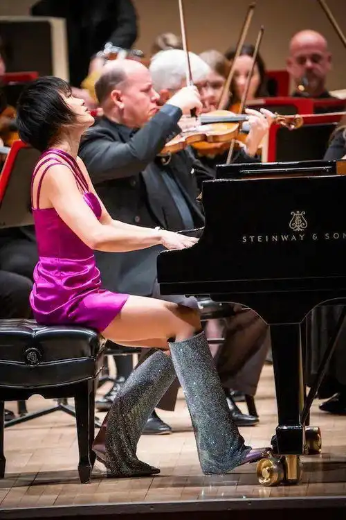 王羽佳多少岁今日头条
