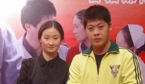 扶不起的阿斗,被赵本山捧了整整12年,如今转幕后担任校长
