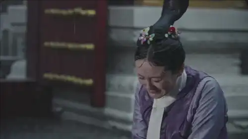 如懿传惢心为了阿箬跟周迅求情,周迅竟铁石心肠不管阿箬
