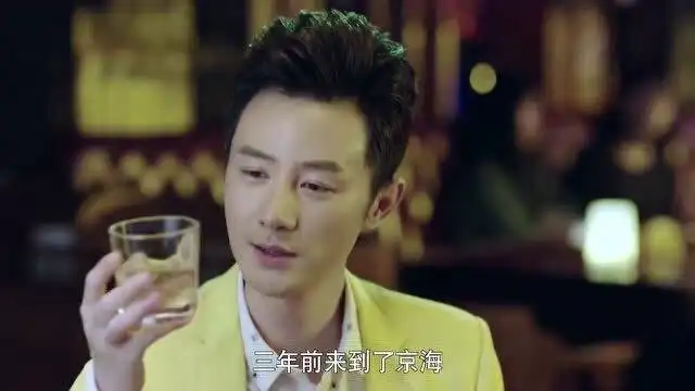 谍海追踪孙阳为了拿到资料假扮间谍,却因口音问题被人识破身份
