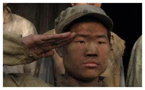 小兵张嘎直播卖假酒翻车,老艺术家亲临现场