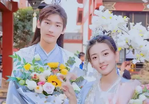 双世宠妃3女皇和小檀长相一样耳朵区分两人,导演脑洞真大
