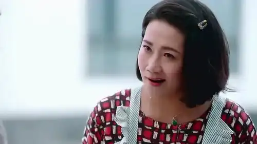 因为遇见你王爱玉不让果果参加比赛,生气的把服装剪毁了
