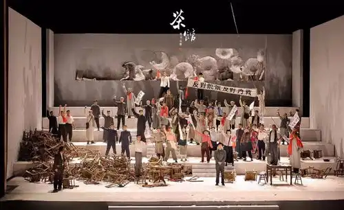 茶馆的四川分号仅仅只是一次浅层转译
