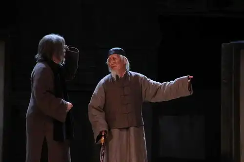 明星熠熠共绘经典话剧四世同堂巡演启程