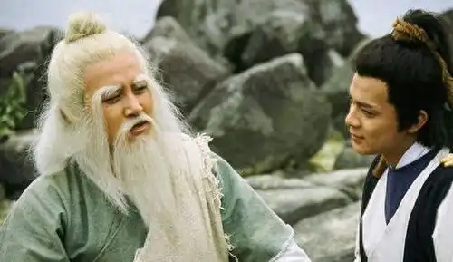 射雕英雄传原著郭靖那样的大侠,却没有朋友的原因