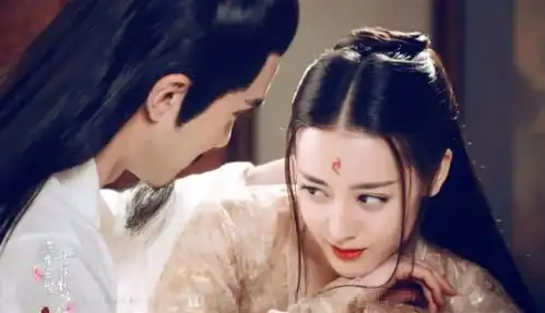 三生三世娘亲这一句简直弱爆了,当看到白滚滚称呼凤九时真是甜炸了