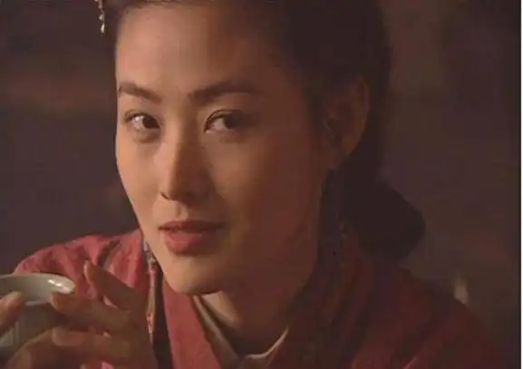 她被称为最美潘金莲,曾与武松因戏生情,与丈夫结婚至今没孩子