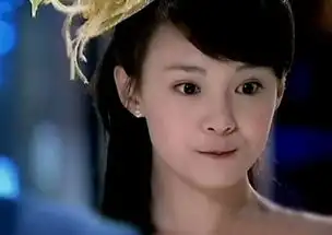 baby的猪肝唇,ps都拯救不了当红花旦们脸上的bug
