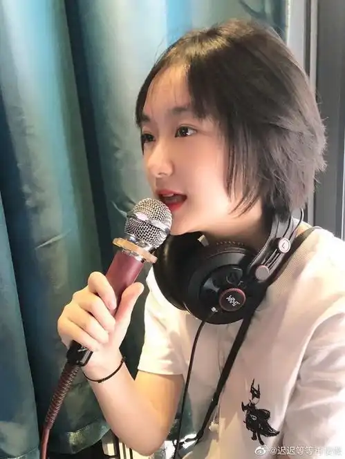 孙俪妹妹身穿戏服晒剧照如今长相清纯成学霸