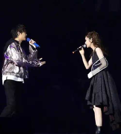 神仙友谊,戚薇为断臂之交许嵩庆生,却在纠结该发多大红包