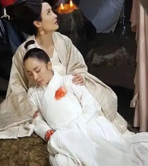 大幂幂都不能逃掉的脱发,终于有救啦
