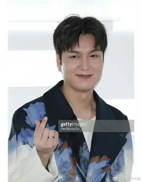 男神李敏镐颜值回来了曾被说胖了变大叔,该减肥了
