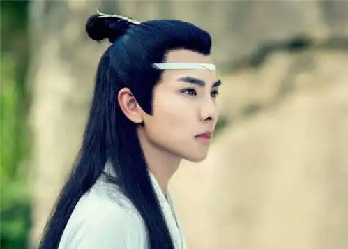 蓝思追忽然官宣新剧,主演阵容曝光后,网友这剧追定了
