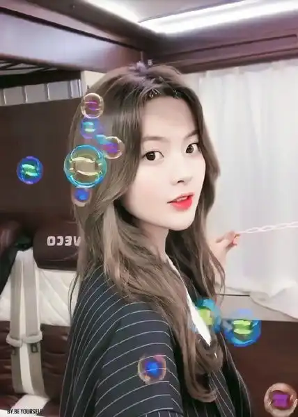 杨超越的图片
