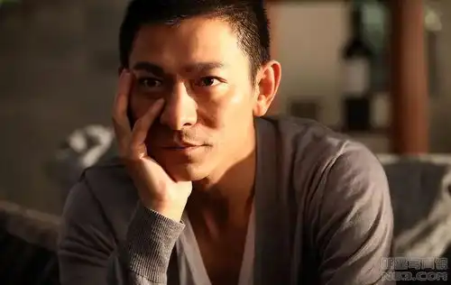 获港府颁发银紫荆勋章,62岁刘德华非常荣幸,香港是我家