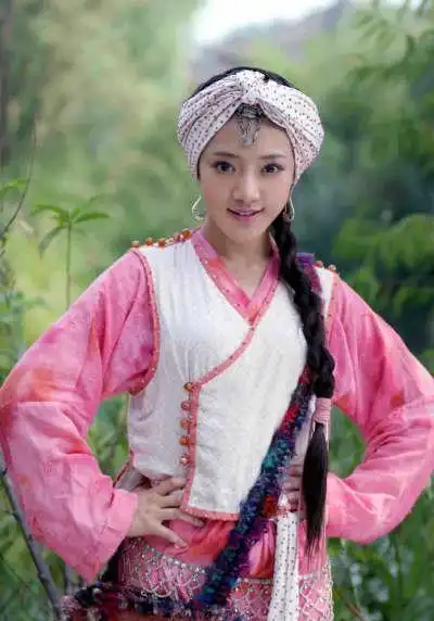 双料影后邓家佳结束10年婚姻,在火锅中找到生活热情