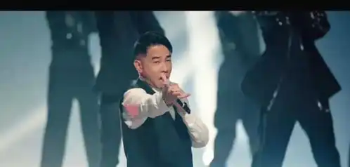 哥哥披荆斩棘陈小春最真实,赵文卓唱歌要命,流星雨唱成流星锤
