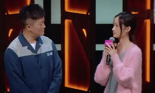 做人别太杨志刚,也别郭晓婷,瞧瞧曹骏怎么做的,难怪人气这么高
