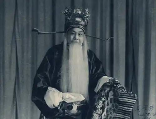 周信芳和裘丽琳结缘京剧舞台,为爱毅然私奔,却未能见最后一面
