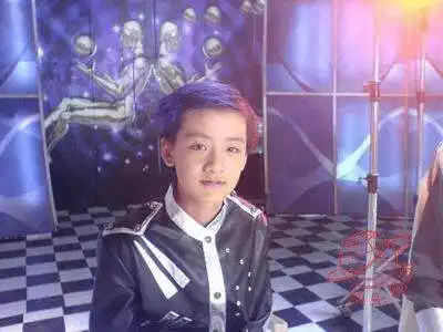 快乐星球2里的艾克小男神,如今长歪
