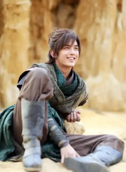 斗破苍穹2开拍,何洛洛炎帝路透照曝光,暴露其真实演技
