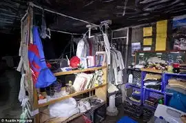 美国下水道千人蜗居的悲惨世界