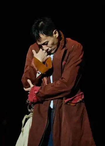 12年后重回话剧舞台刘烨主演舞台剧悲惨世界3月登陆上海大剧院
