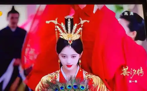 鞠婧祎偶遇韩芸汐,晒照被网友质疑整容,不到3年颜值变化巨大