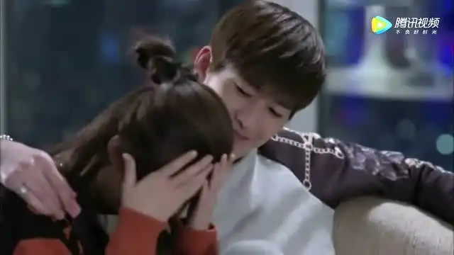 杉杉来了赵丽颖的丑镜头被录进电视,颖宝欲哭无泪啊
