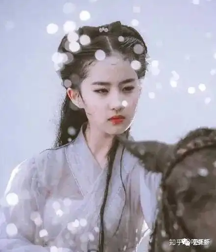 从逆袭成为整形模板的人身上学到的整形秘诀
