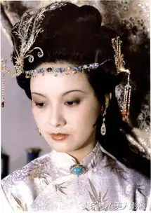 一只凤钗6种戴法让87版红楼梦王熙凤告诉你什么是国宝级造型
