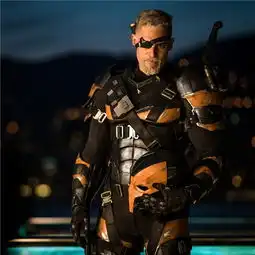 丧钟演员发幕后剧照呼吁放出正联导剪版
