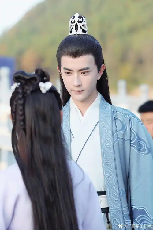 明月曾照江东寒收官于朦胧告别林放全新出发