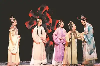 人民日报海外版︱原创音乐剧宝玉在宁首演
