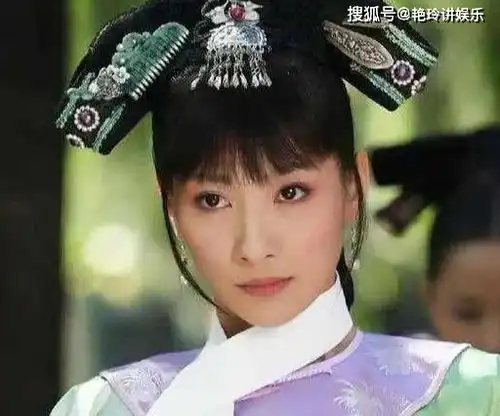 甄嬛传中,安陵容明明知道宝鹃是皇后的人,为什么不揭穿她
