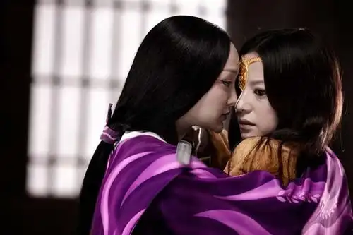 身为皇帝13岁时爱上表嫂,并屠光表嫂一家,反而使得国家更加强盛