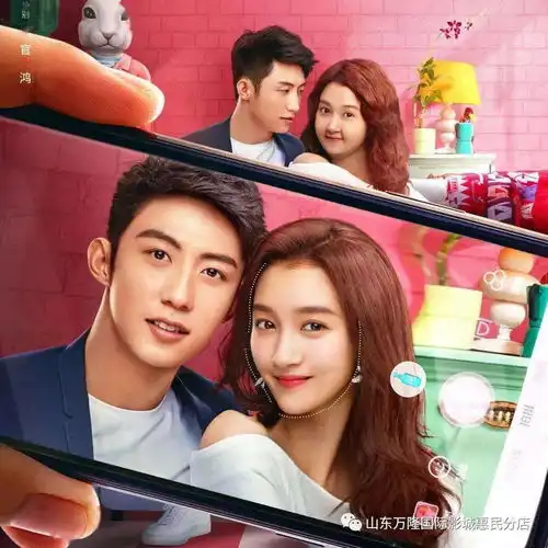 关晓彤月半爱丽丝造型撞脸贾玲,在成都讲述胖女孩的故事
