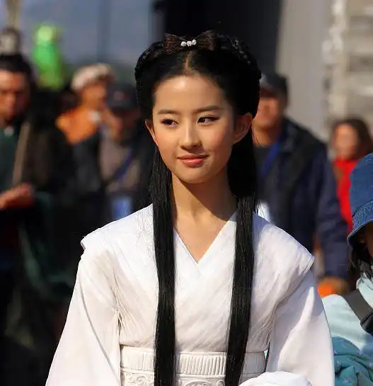 新四小花旦名单出炉,刘亦菲第四,杨幂第三,实力一姐是她
